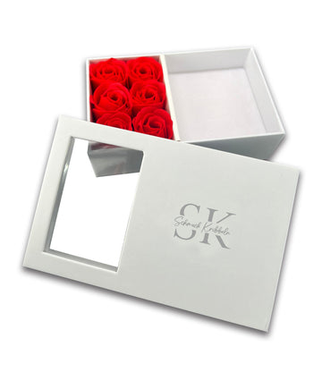 Geschenkbox mit Rosen